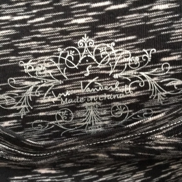 Gloria Vanderbilt T-shirt - Picture 2 of 8